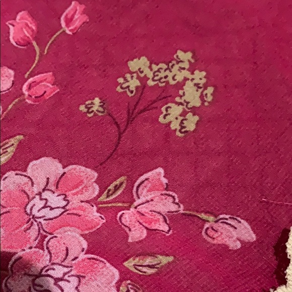 Mauve nightgown with flowers - Picture 6 of 6